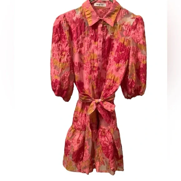 YH & CO PINK FLORAL MINI DRESS WITH PUFFY SLEEVES. SIZE 14/XL - Picture 10 of 16
